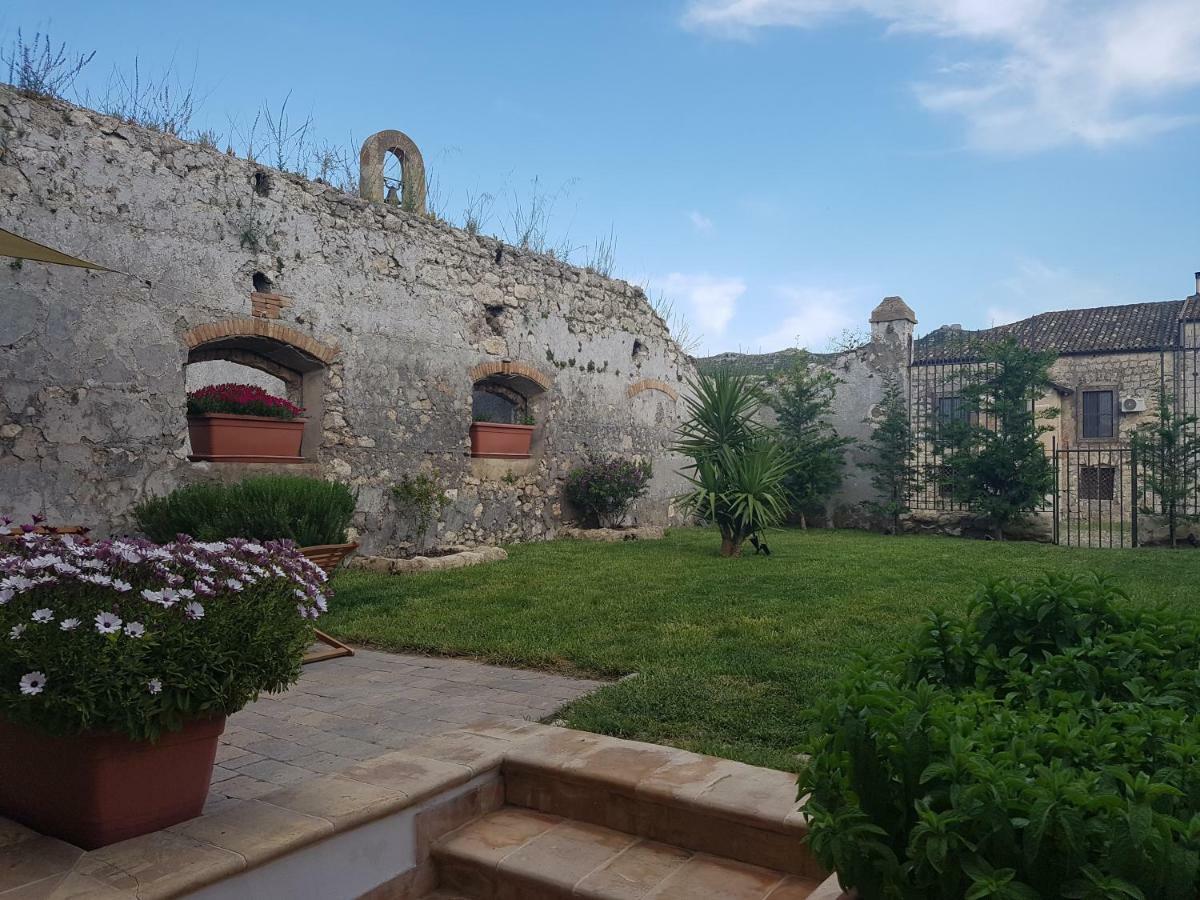 Contrada Gibbesi Vila Gibbesi Vecchio Exterior foto